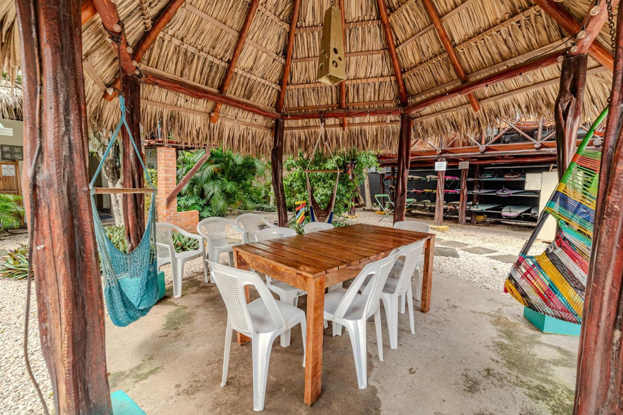 Playa Grande Surf Camp Hostel Exterior foto